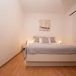 Apartamento Spacious W Balcony Big Garden & Grill *