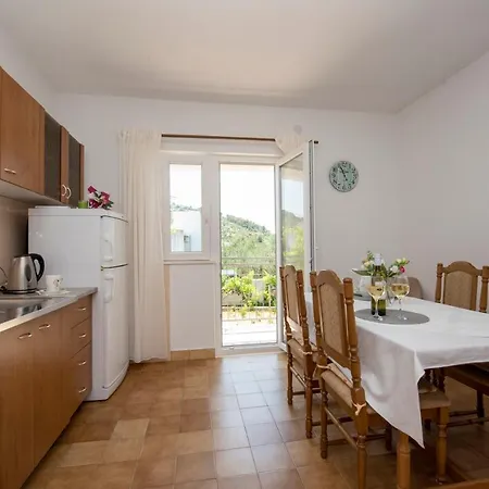 Spacious W Balcony Big Garden & Grill Apartmán *