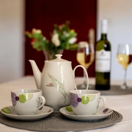 Apartamento Spacious W Balcony Big Garden & Grill *