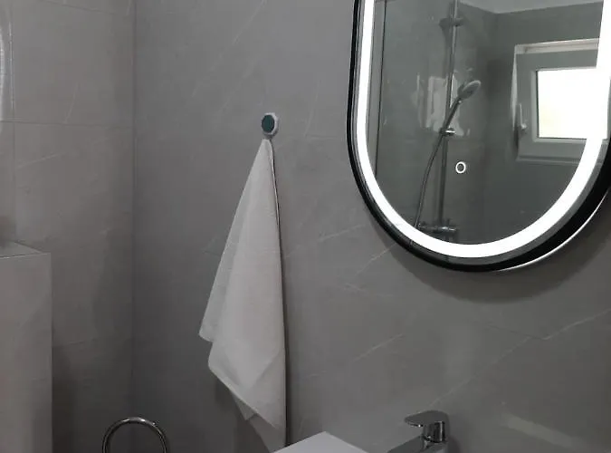 Spacious W Balcony Big Garden & Grill Daire